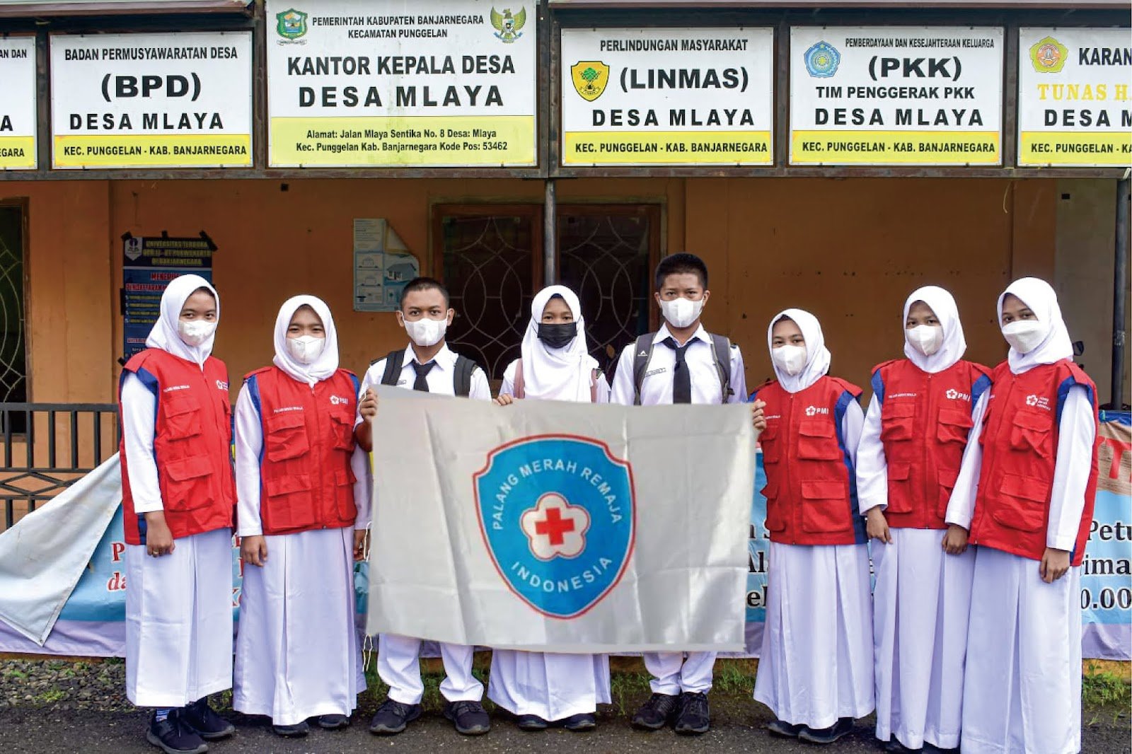 PMR SMPN 1 BANJARNEGARA BANTU KORBAN LONGSOR MLAYA