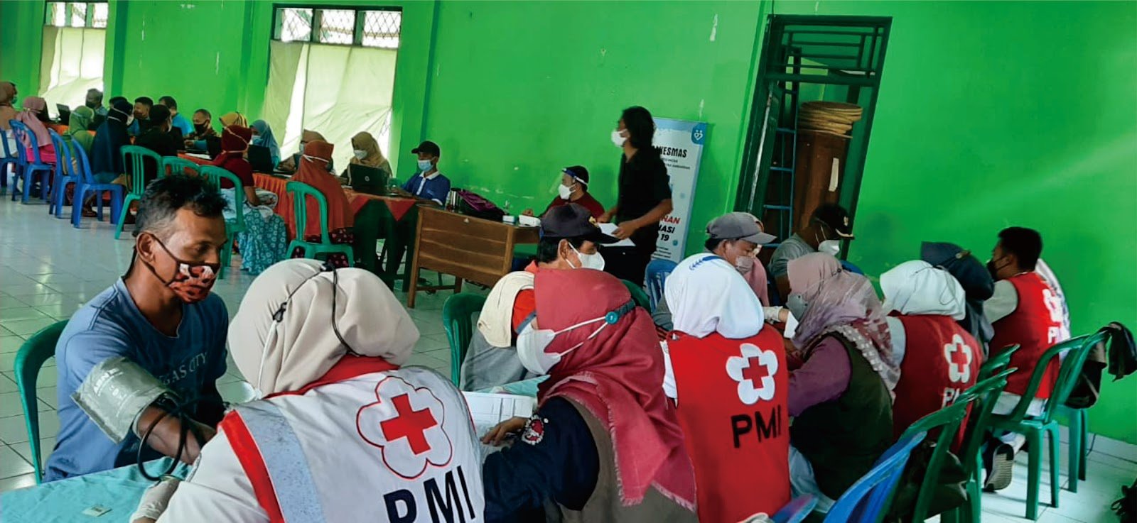 GENJOT PERCEPATAN VAKSINASI, PMI BENTUK TIM VAKSINATOR